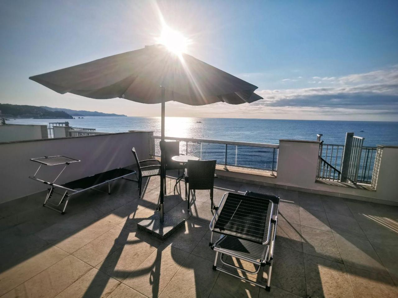 Seafront Apartment In Blanes Εξωτερικό φωτογραφία